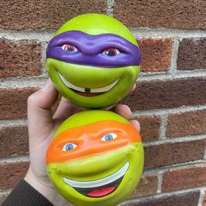 Donatello and Michelangelo Foam Karate Balls TMNT Toys 2013